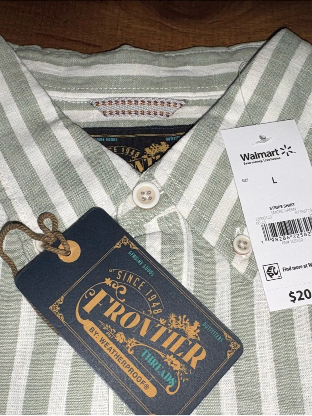 Frontier threads button down size large NWT